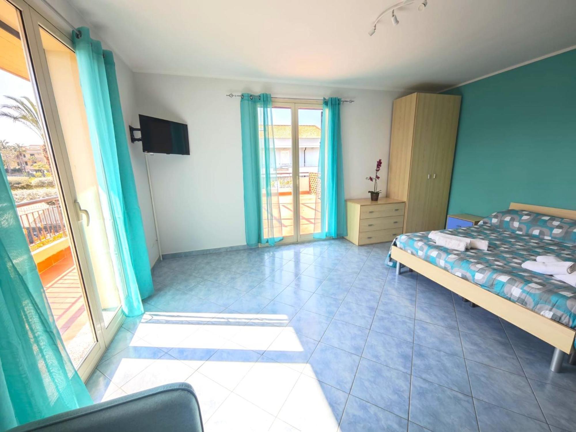 Deluxe Studio